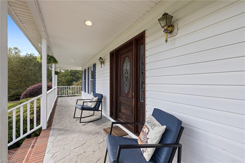 5934 Howard Circle