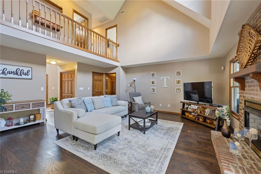5934 Howard Circle