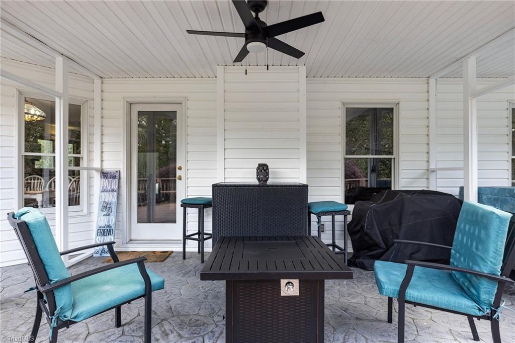 5934 Howard Circle