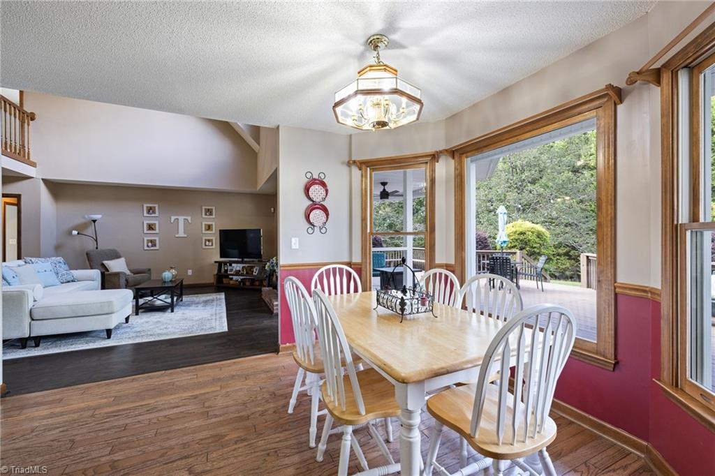 5934 Howard Circle