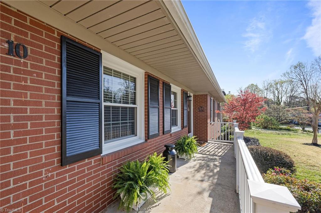 10 Woodhaven Drive