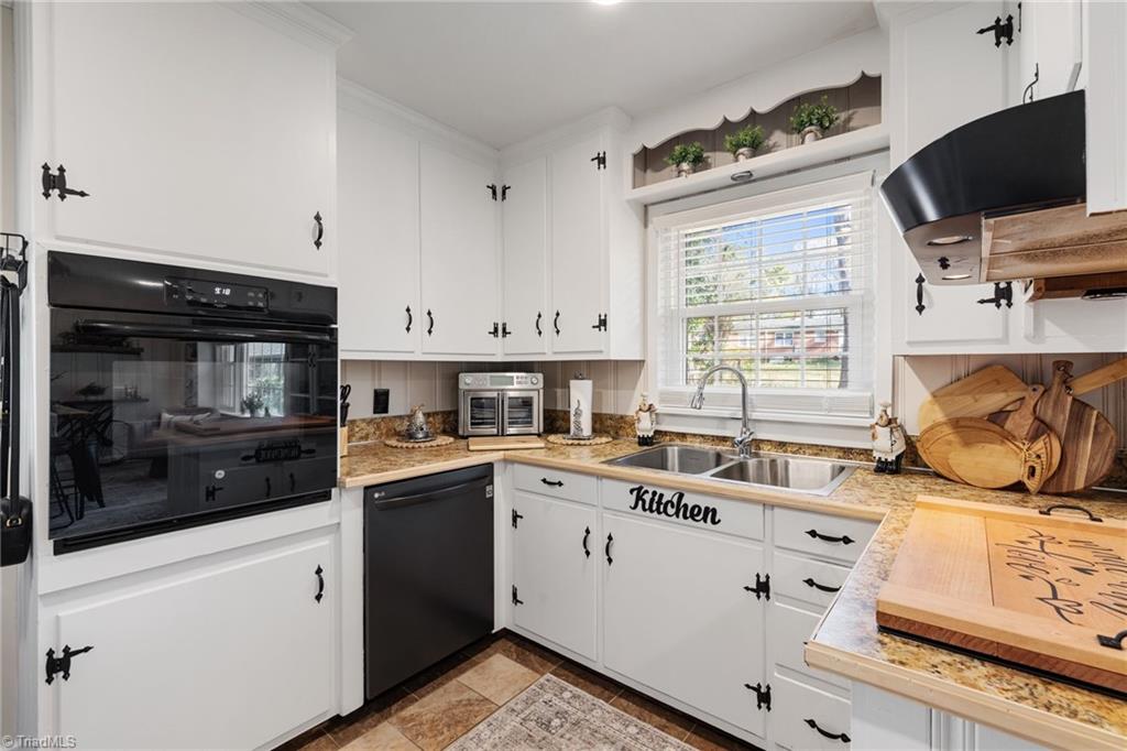 10 Woodhaven Drive