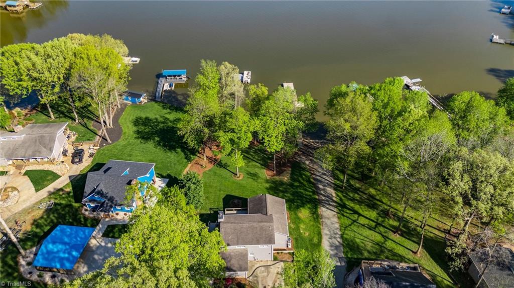 1711 Riverside Drive