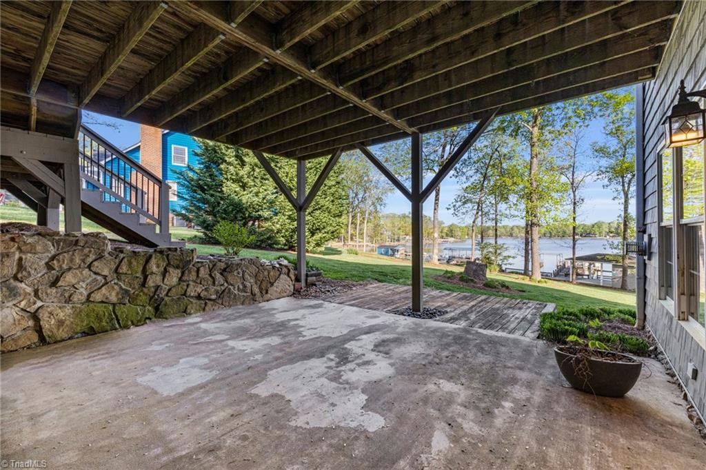1711 Riverside Drive