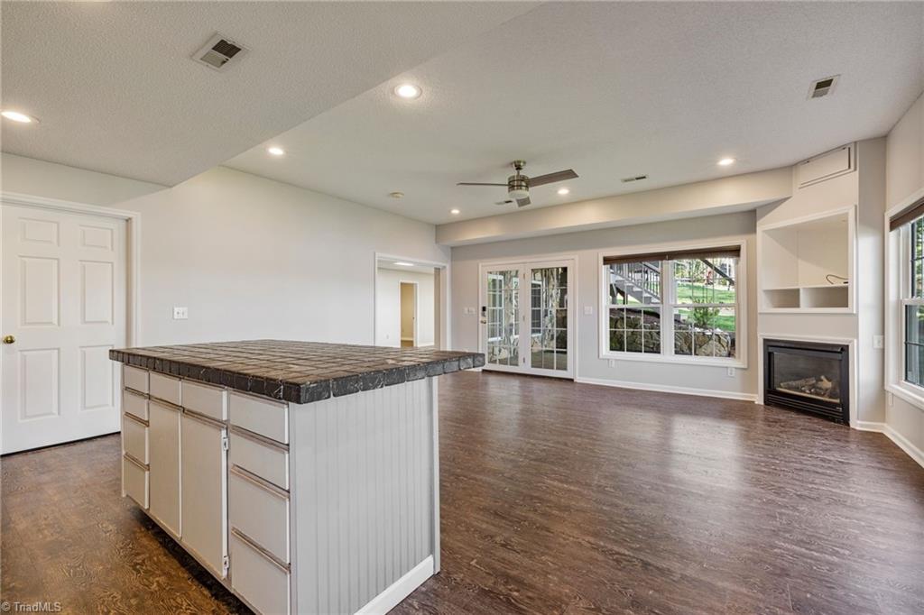 1711 Riverside Drive