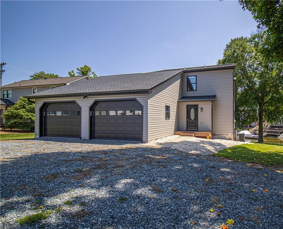 208 Sheppard Point