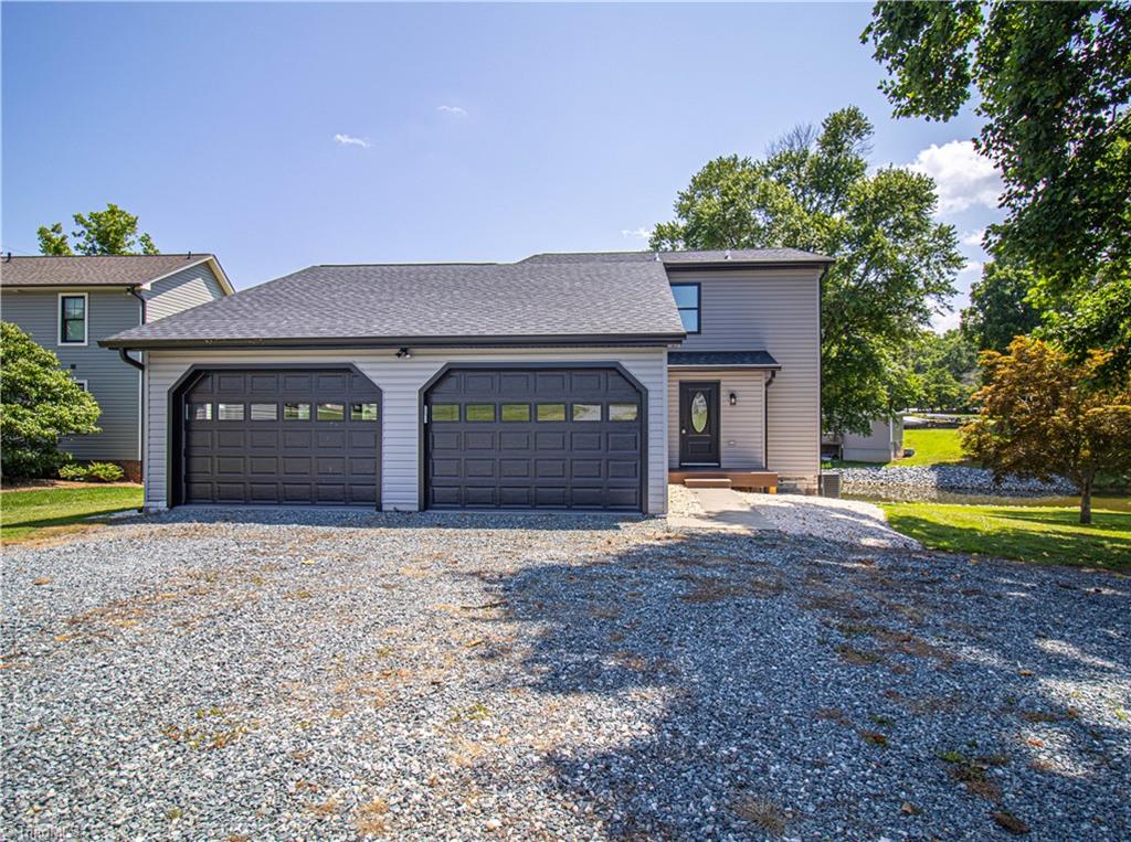 208 Sheppard Point