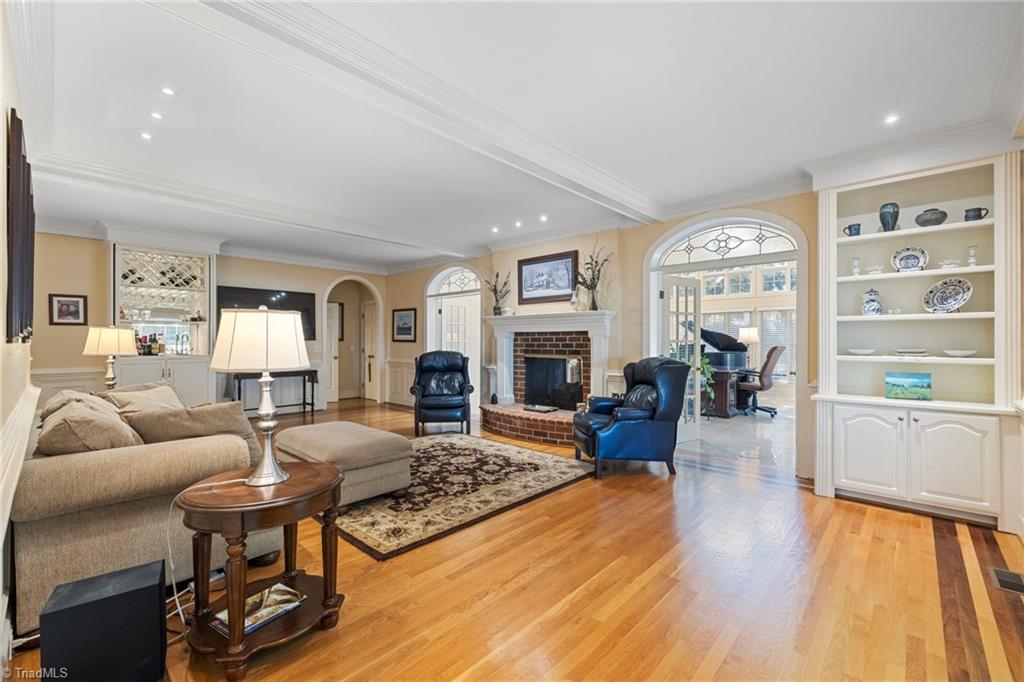 200 Manchester Place