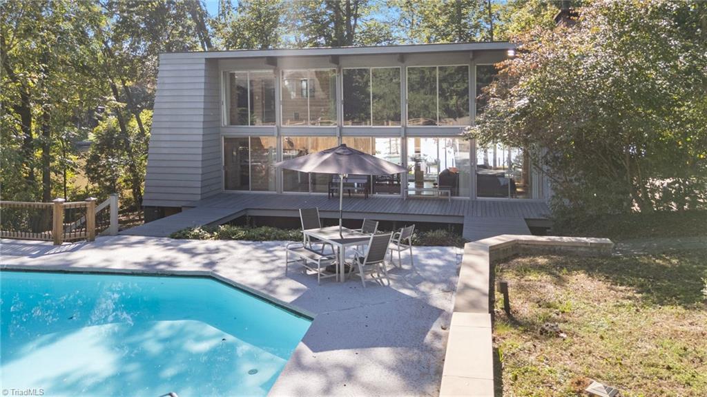 1112 Riverwood Drive