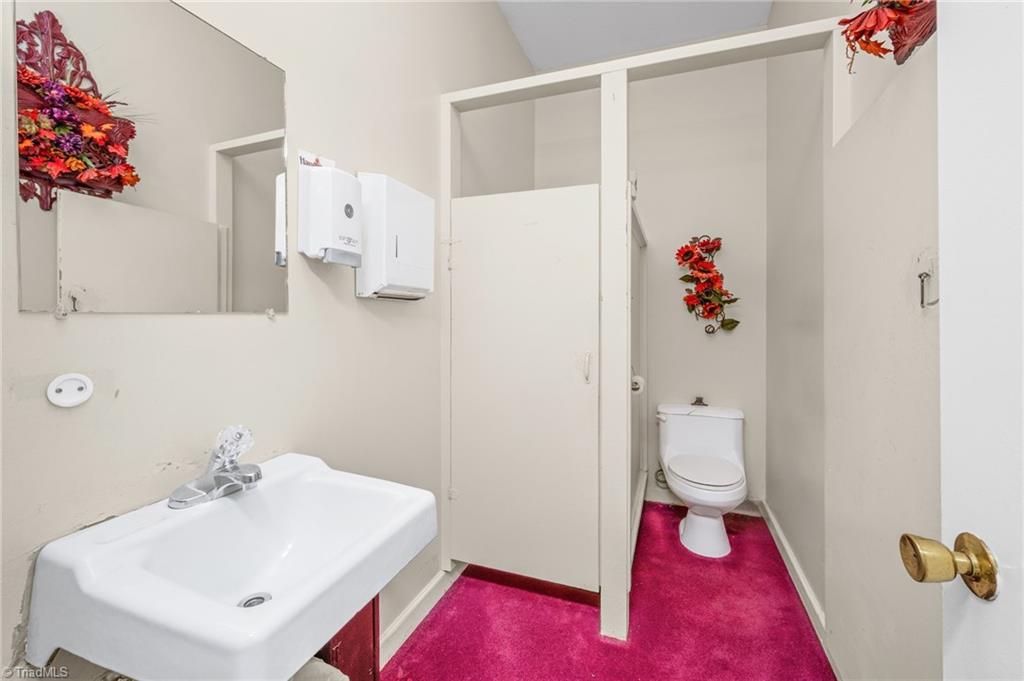 5307 Peters Creek Parkway, Winston-Salem