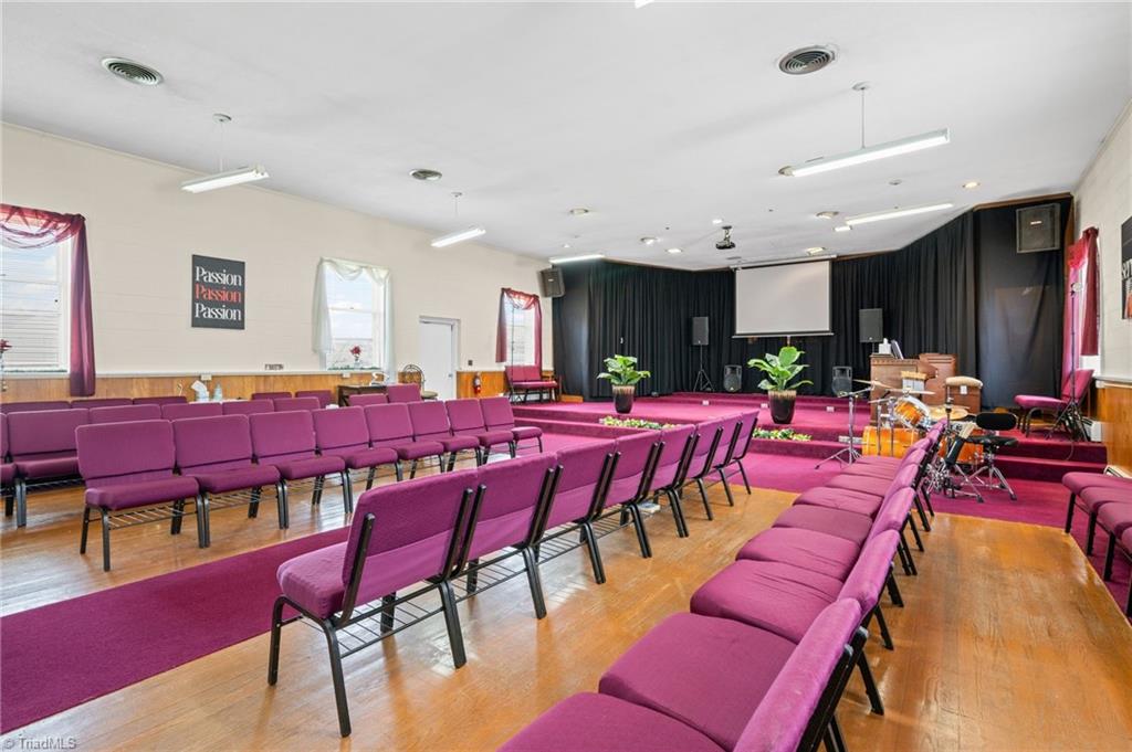 5307 Peters Creek Parkway, Winston-Salem