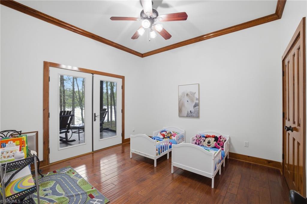901 Sunset Pointe Drive