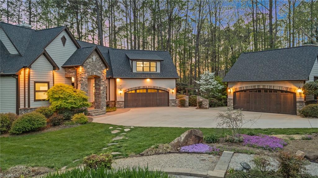 901 Sunset Pointe Drive
