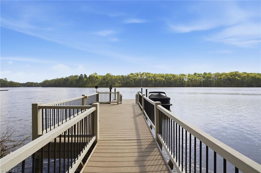901 Sunset Pointe Drive