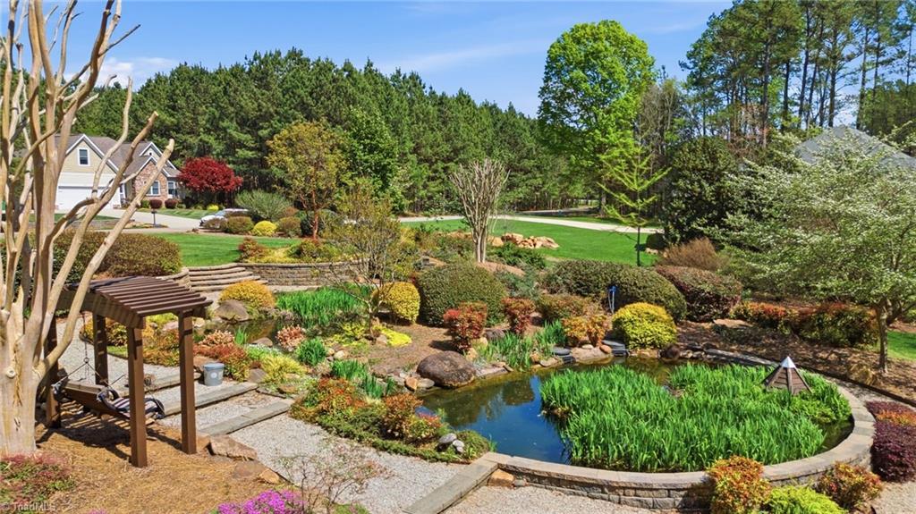 901 Sunset Pointe Drive