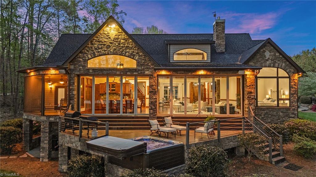 901 Sunset Pointe Drive
