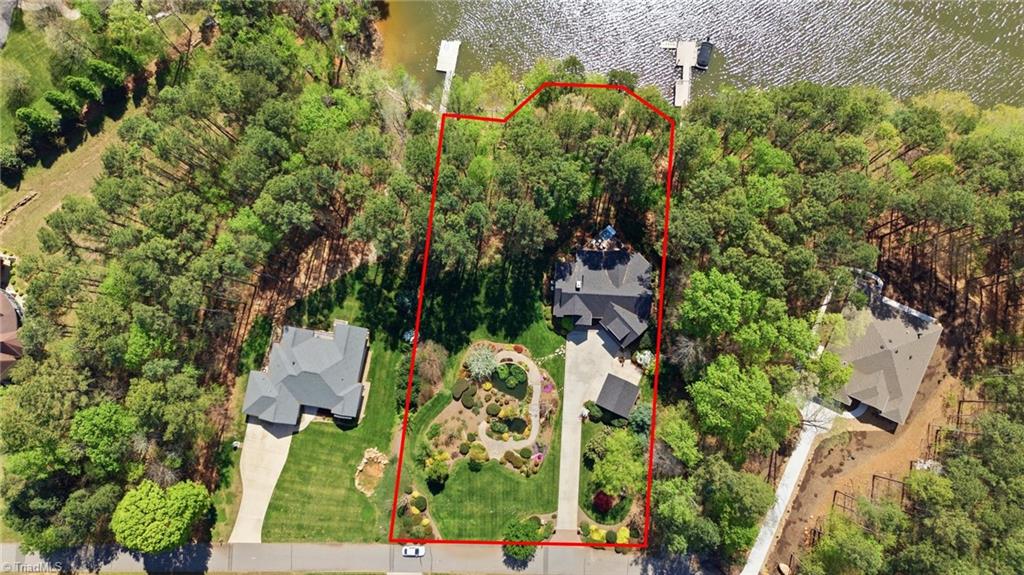 901 Sunset Pointe Drive