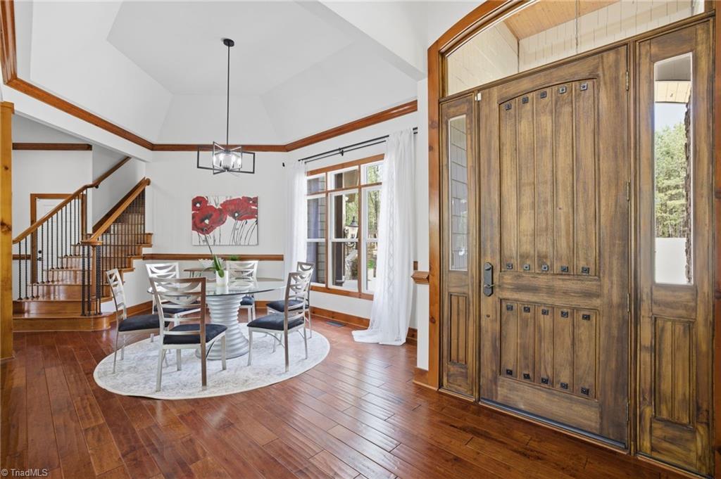 901 Sunset Pointe Drive