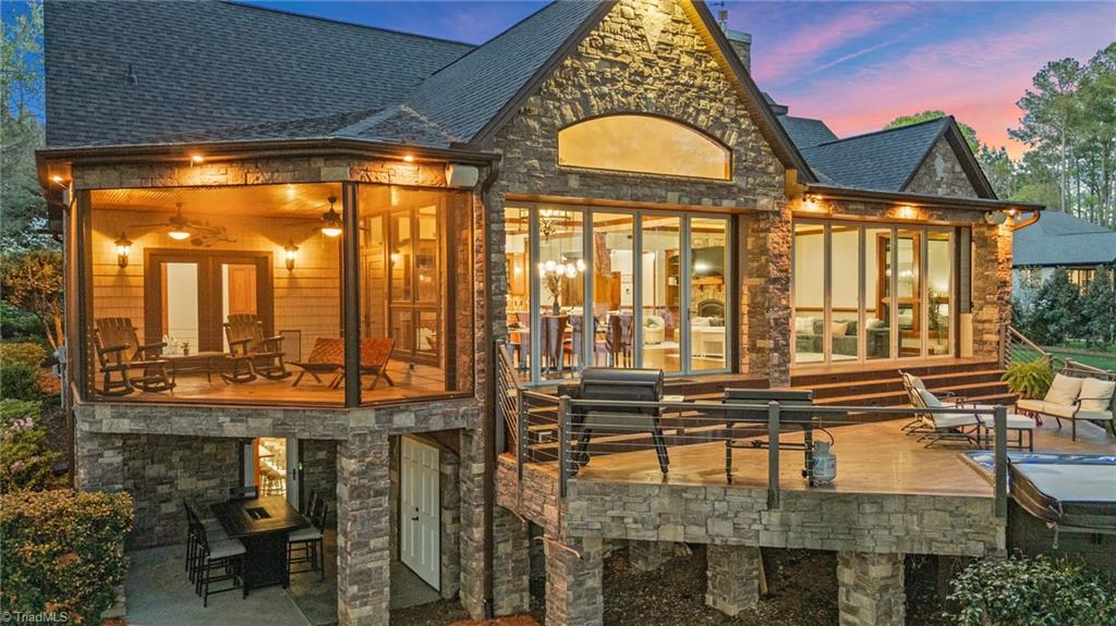901 Sunset Pointe Drive