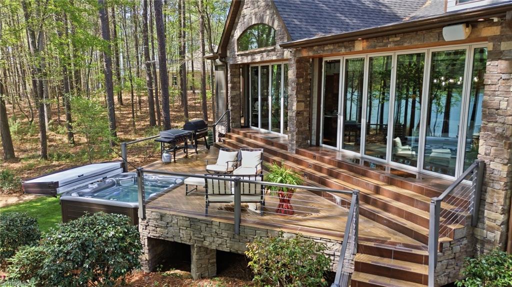 901 Sunset Pointe Drive