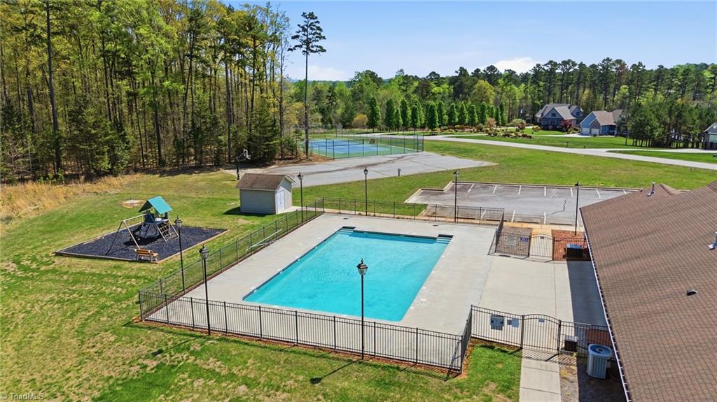 901 Sunset Pointe Drive