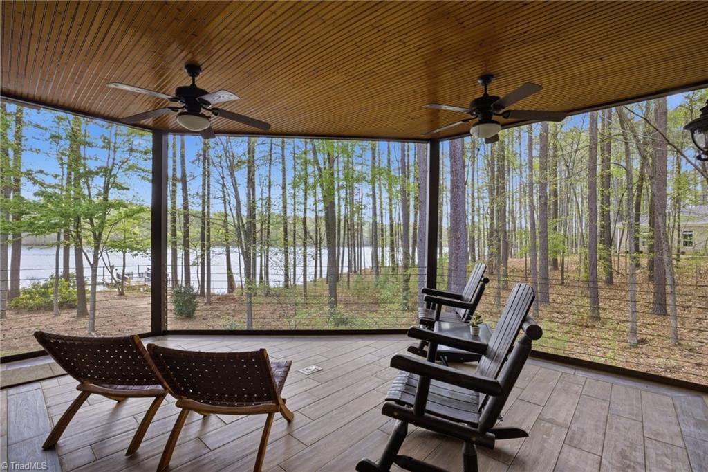 901 Sunset Pointe Drive