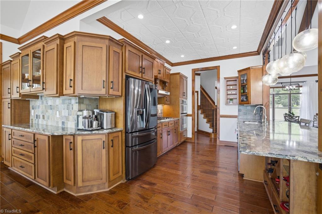 901 Sunset Pointe Drive