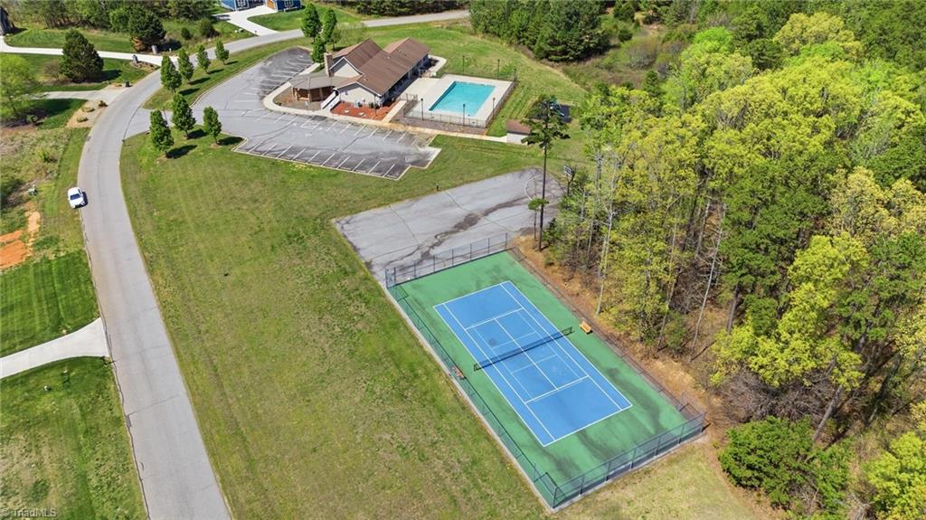901 Sunset Pointe Drive