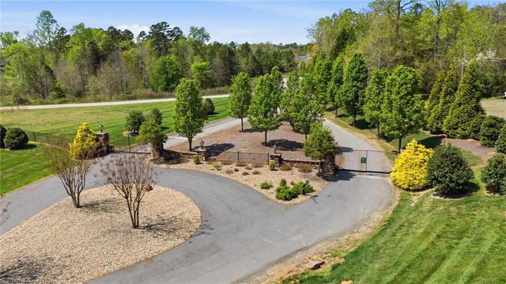 901 Sunset Pointe Drive