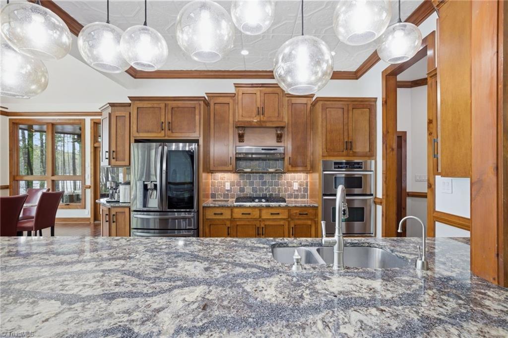 901 Sunset Pointe Drive