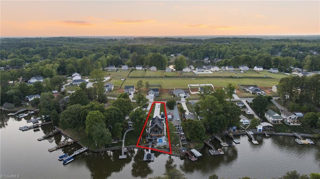 819 Hickory Point Drive