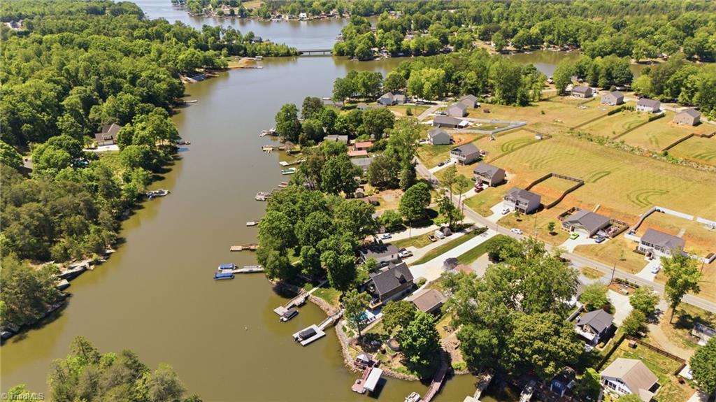 819 Hickory Point Drive