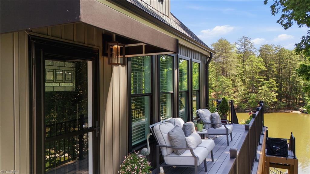 819 Hickory Point Drive