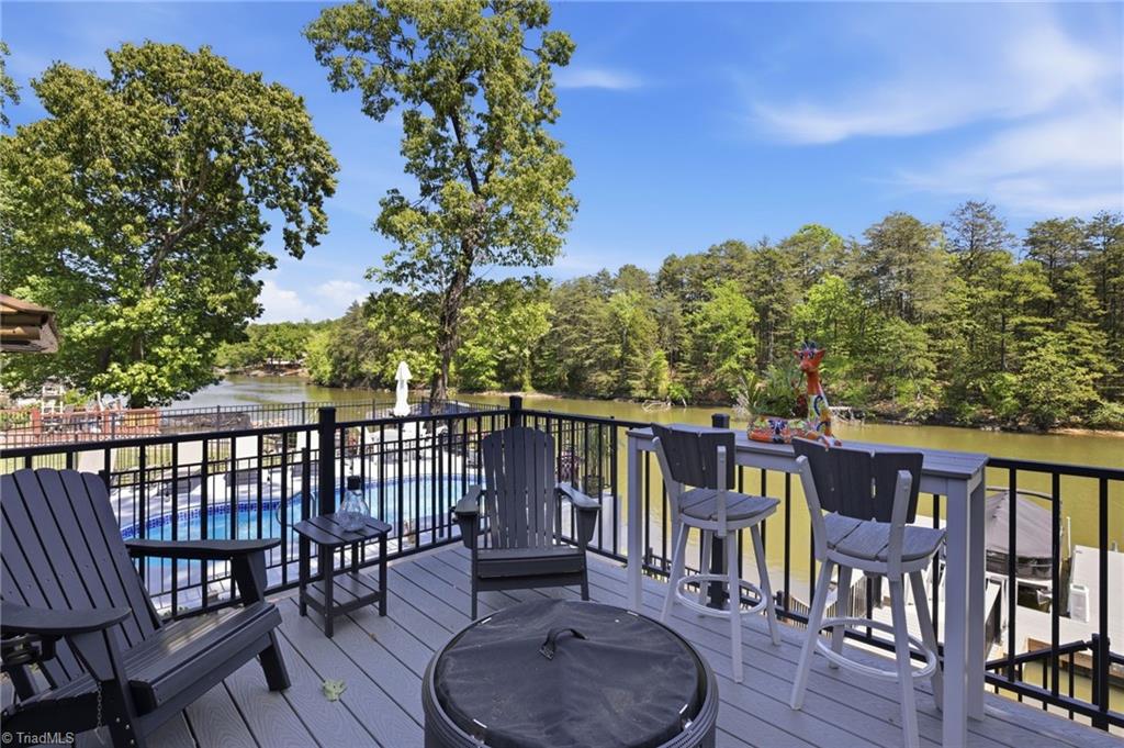 819 Hickory Point Drive