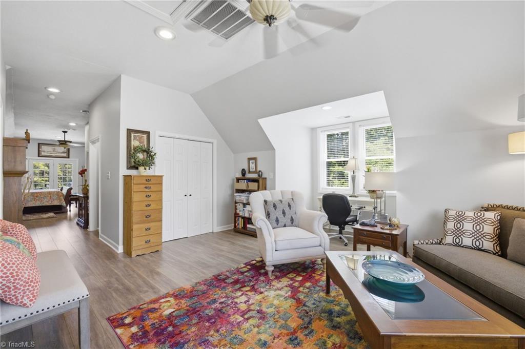 819 Hickory Point Drive