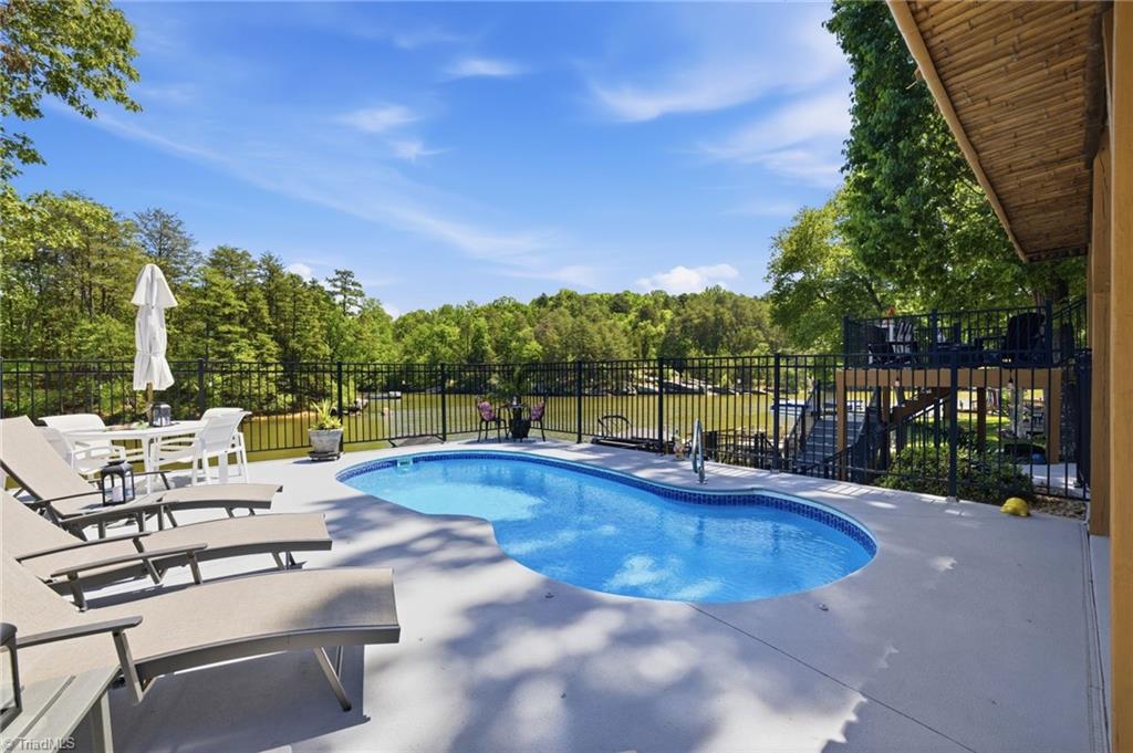 819 Hickory Point Drive