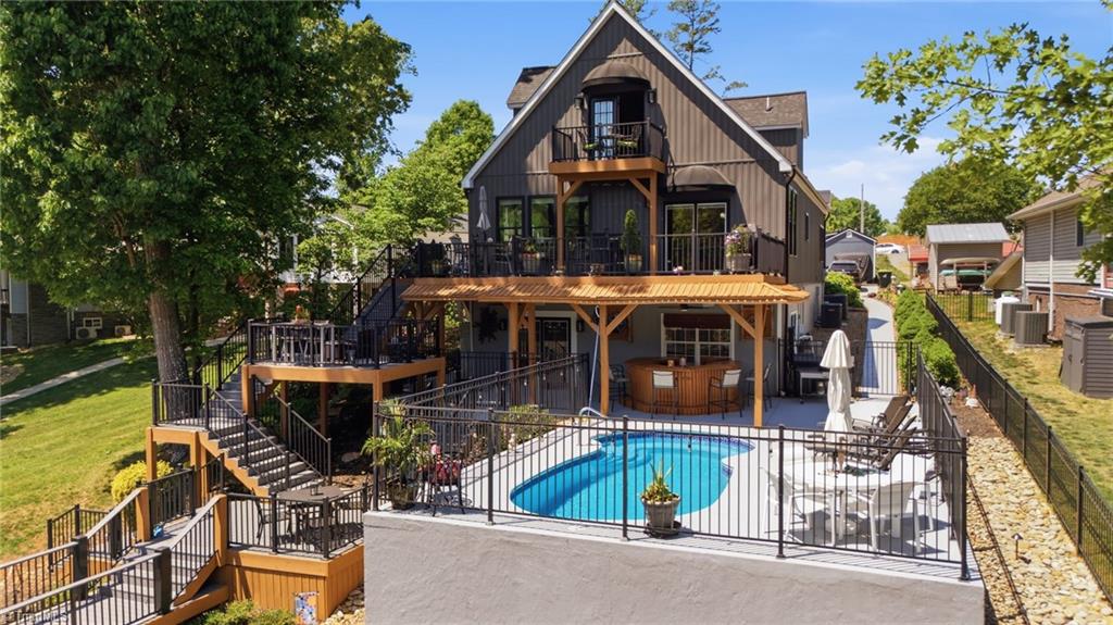 819 Hickory Point Drive