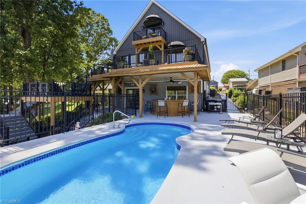819 Hickory Point Drive