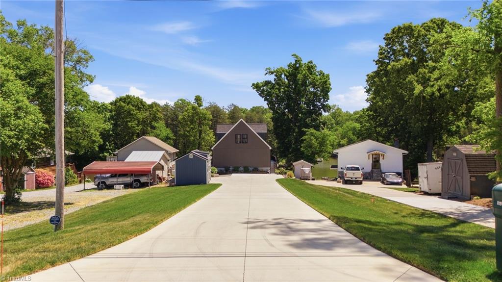819 Hickory Point Drive