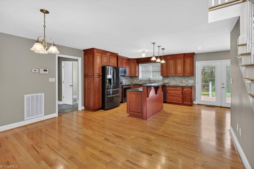383 Simmons Road