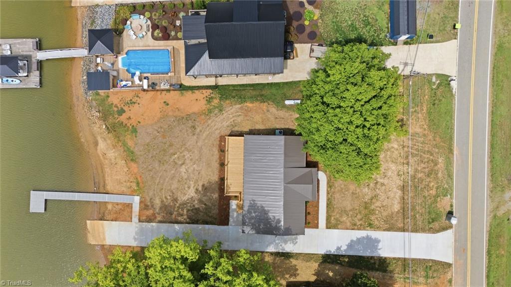 2516 Riverview Road