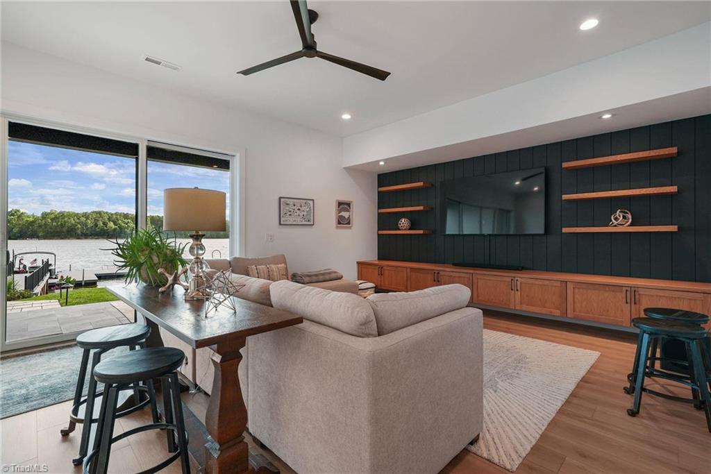 850 Mainsail Road