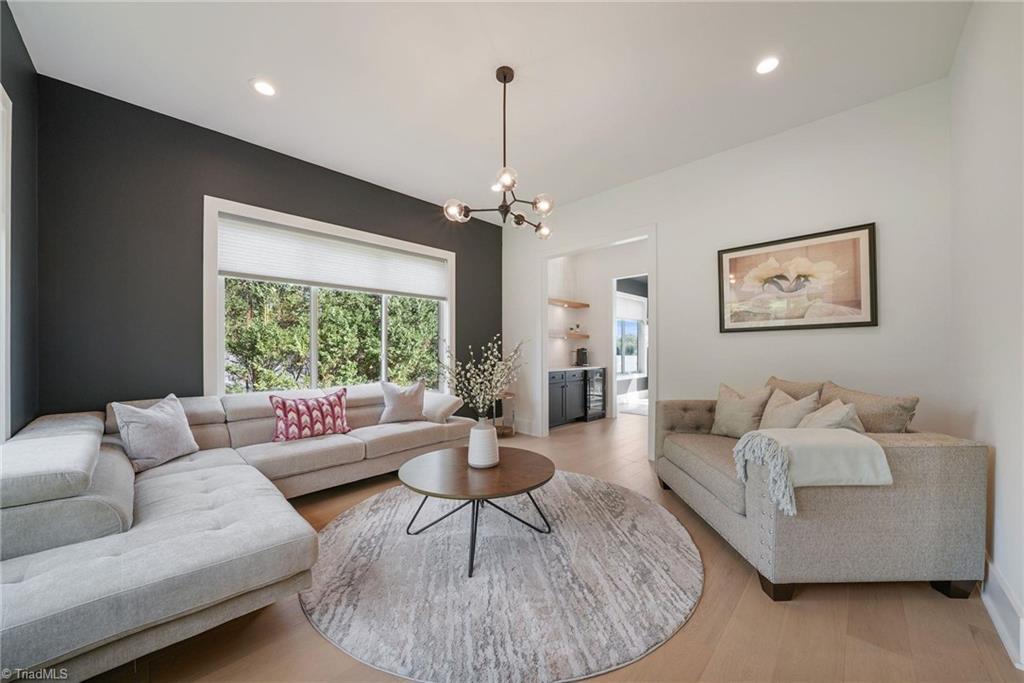 850 Mainsail Road