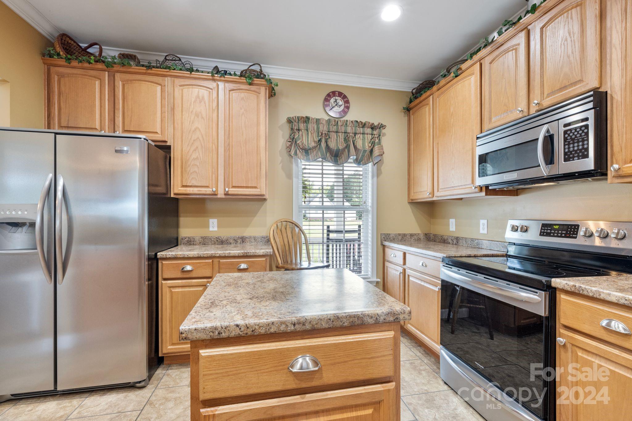 303 Potters Landing