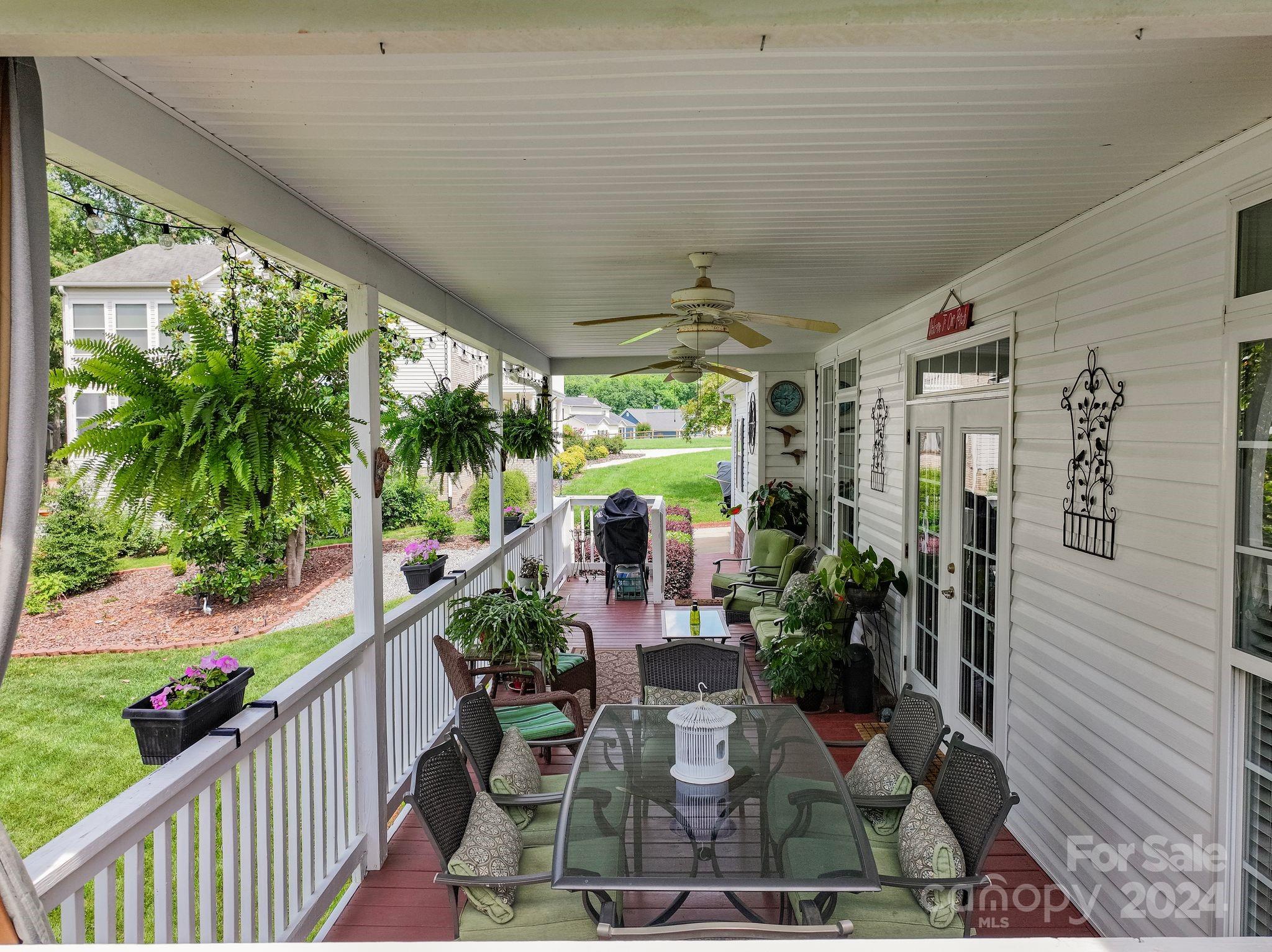 303 Potters Landing