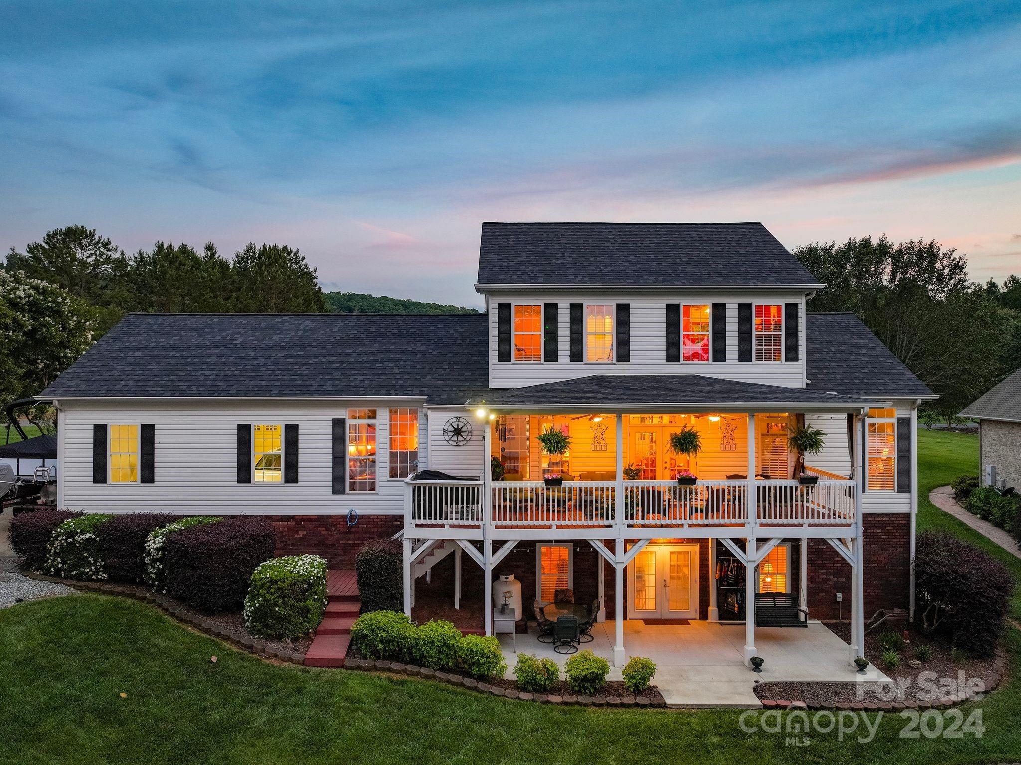 303 Potters Landing