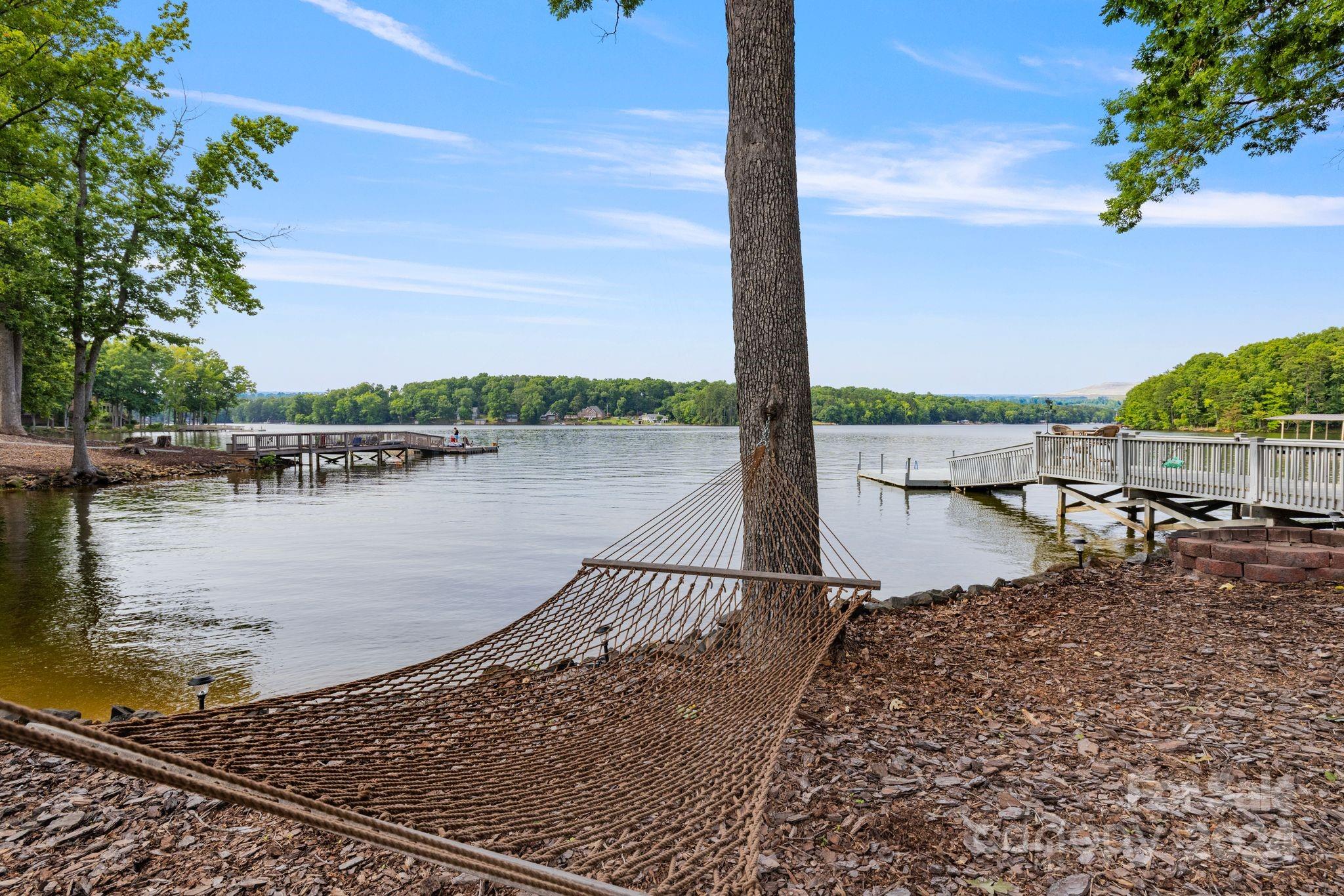 303 Potters Landing