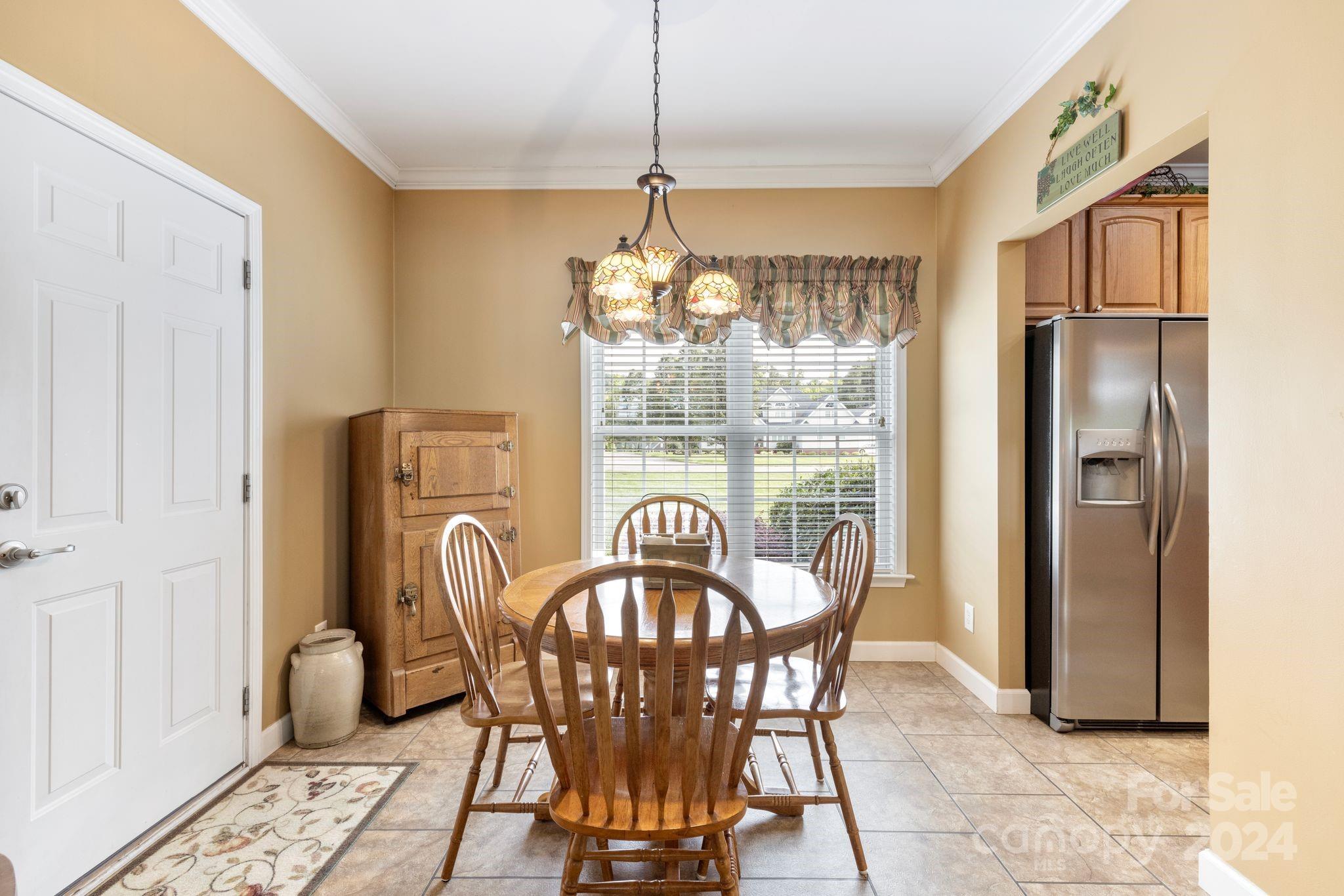 303 Potters Landing