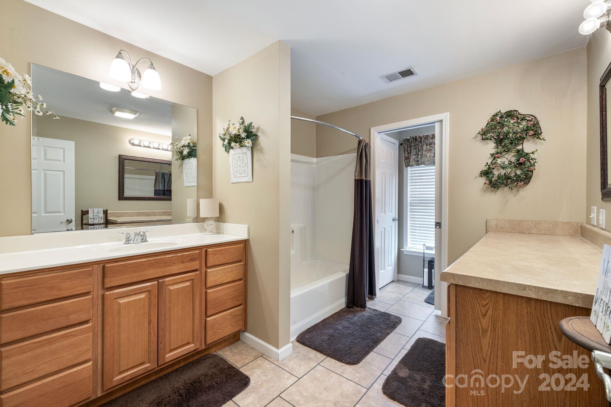 303 Potters Landing