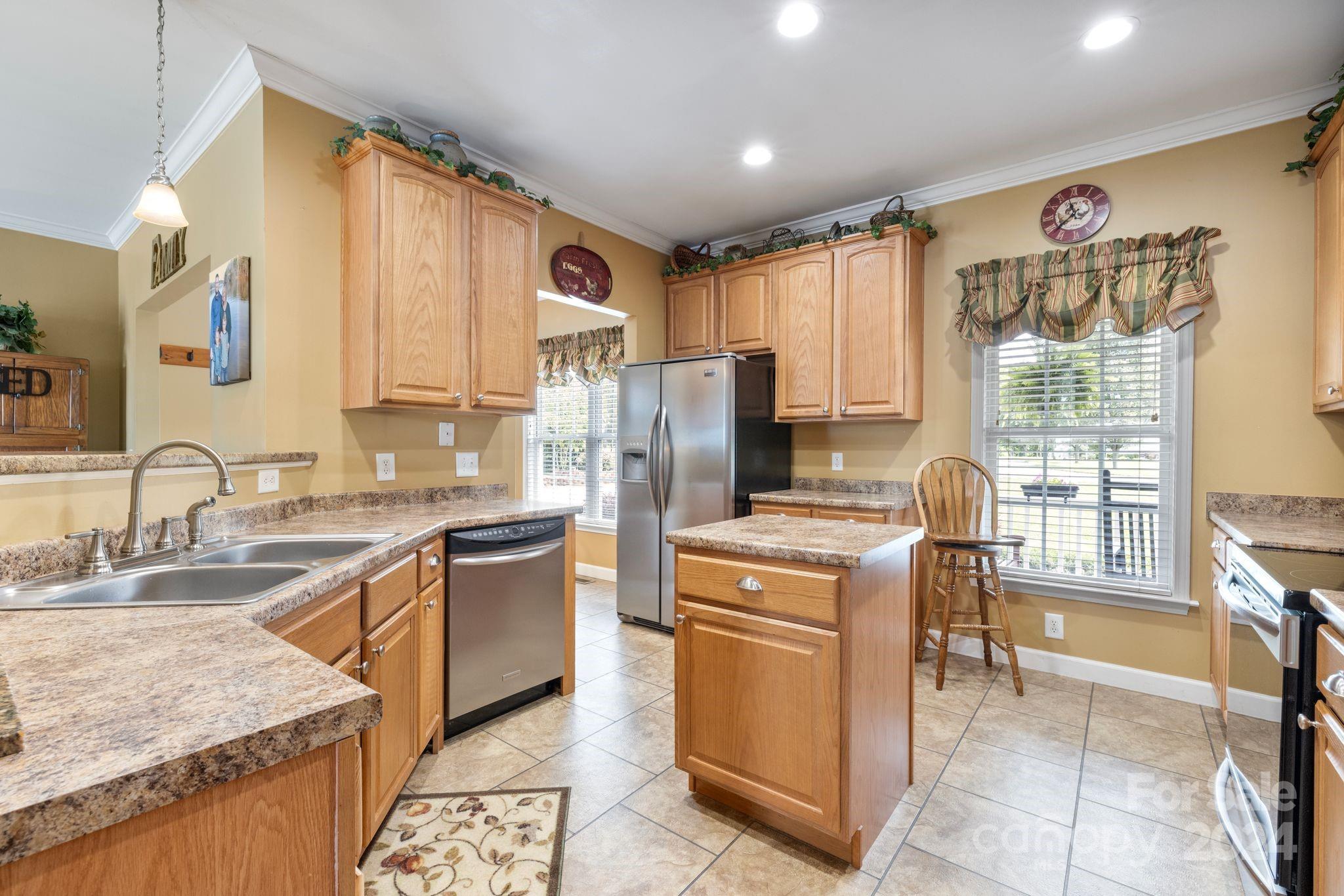303 Potters Landing